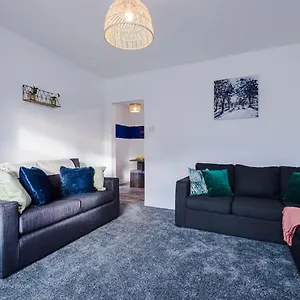 Holiday home Charming And Modern 3br Steps Away From Center, York