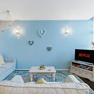 Luxury 2 Bed & 2 Bath, Near & Centre Apartment Brighton